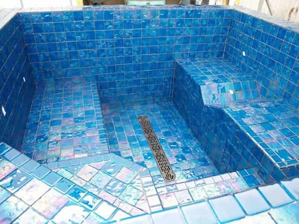 تصویر 5 از خرید و فروش کاشی استخری شیشه ای با شرایط فوق العاده